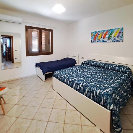סאן תאודורו Appartamento Trilocale Vicino Al Centro Di San Teodoro מראה חיצוני תמונה