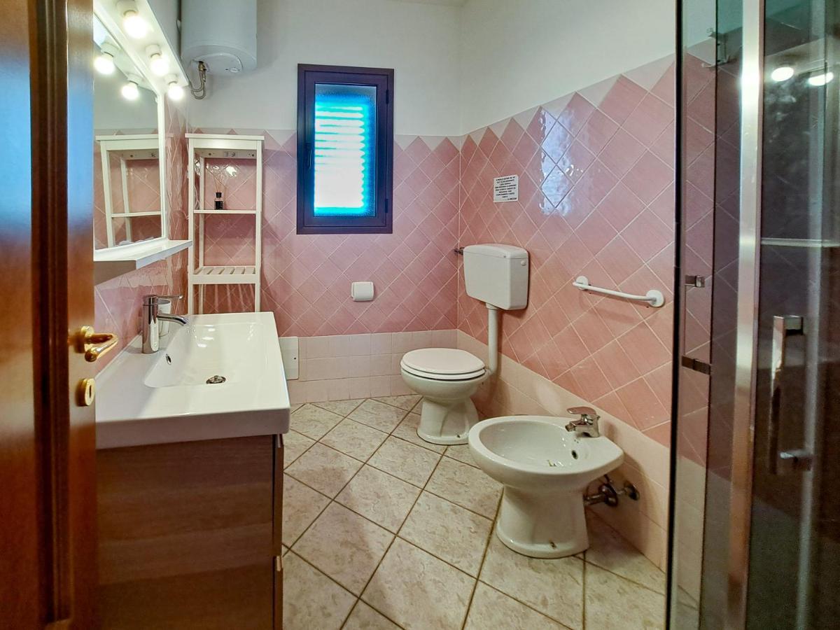 סאן תאודורו Appartamento Trilocale Vicino Al Centro Di San Teodoro מראה חיצוני תמונה